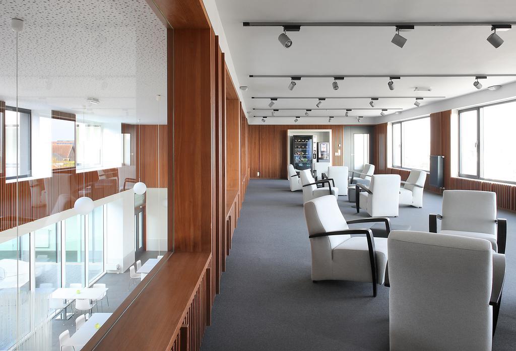 Hotel Middelpunt - Gratis Parking - Ontbijt Inbegrepen! Middelkerke Ngoại thất bức ảnh